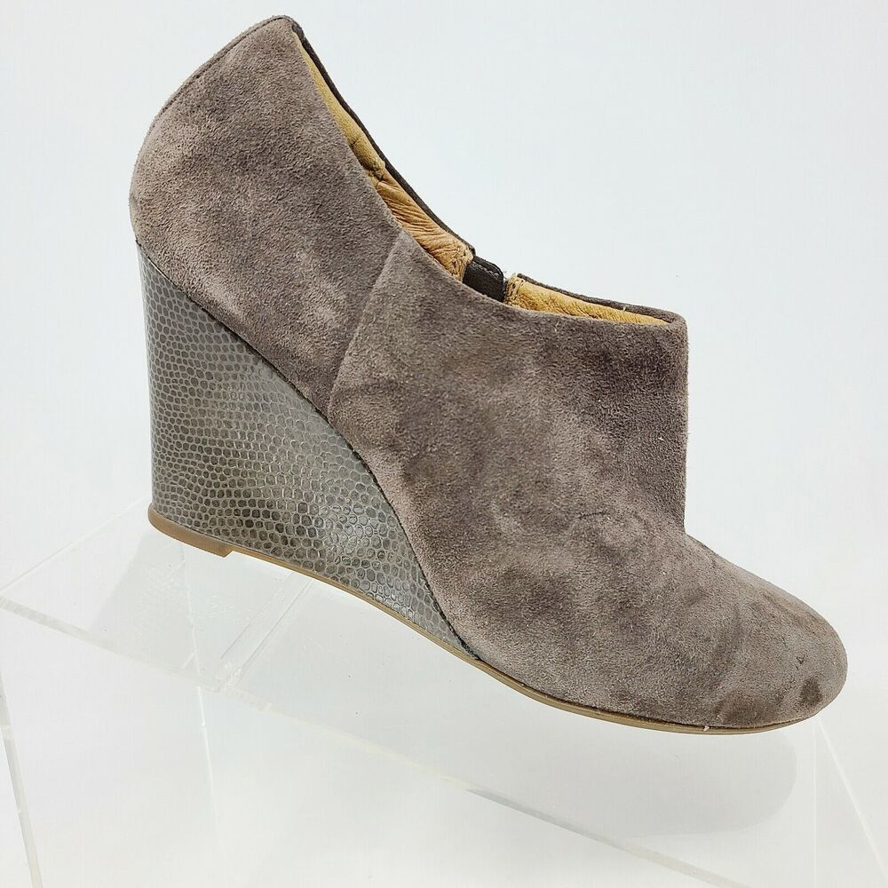 Clarks Artisan Taupe Leather Zip Up Wedge Heel Ankle Booties Shoes Women's 8 M